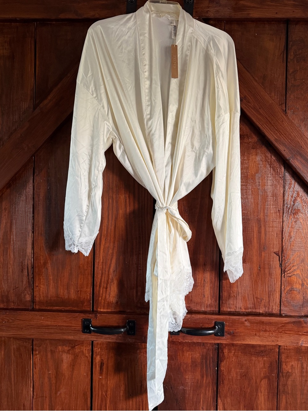 SKIMS Woven Shine Lace Robe